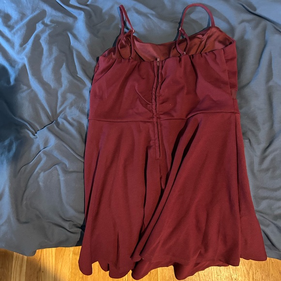 zipper works great, don’t show belly button - Picture 3 of 3